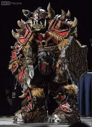 Illustration for article titled WarCraft Statue? Nah, It's Giant Cosplay